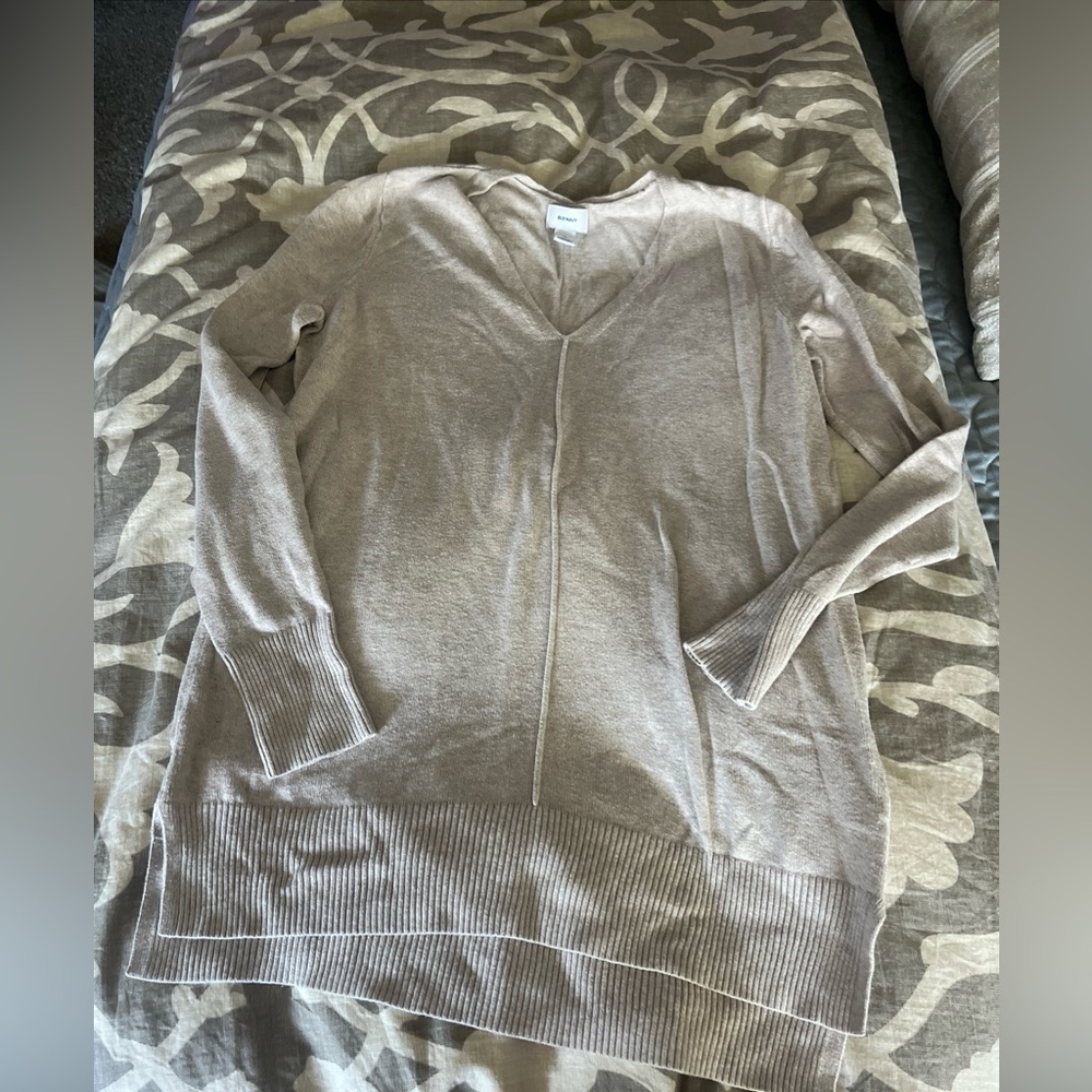 Old Navy Cream V Neck Sweater Machine Washable Womens Size Tall Medium Cozy Soft
